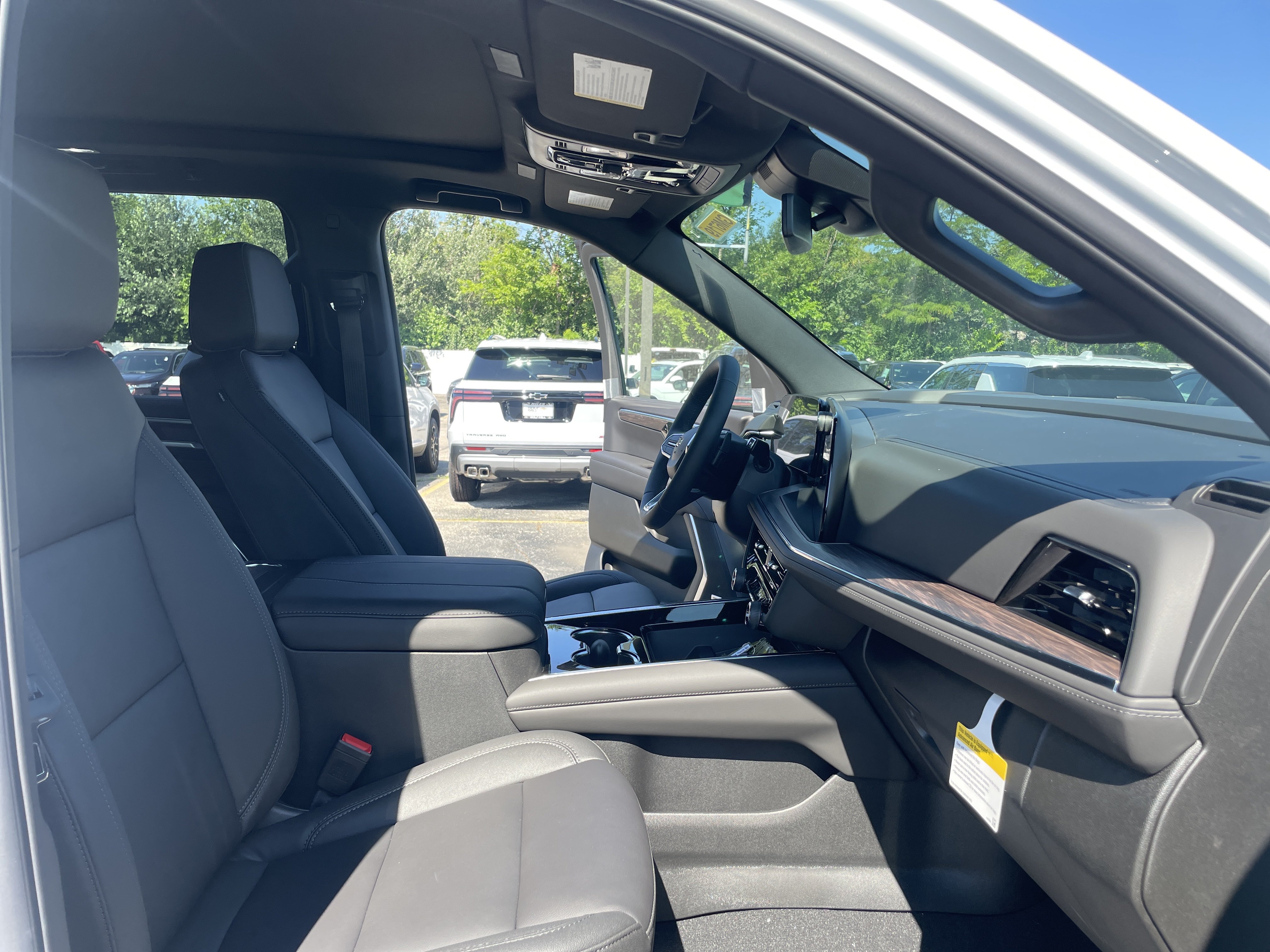 New 2026 Chevrolet Tahoe Z71 w/ Comfort Package AWD/4WD image 31