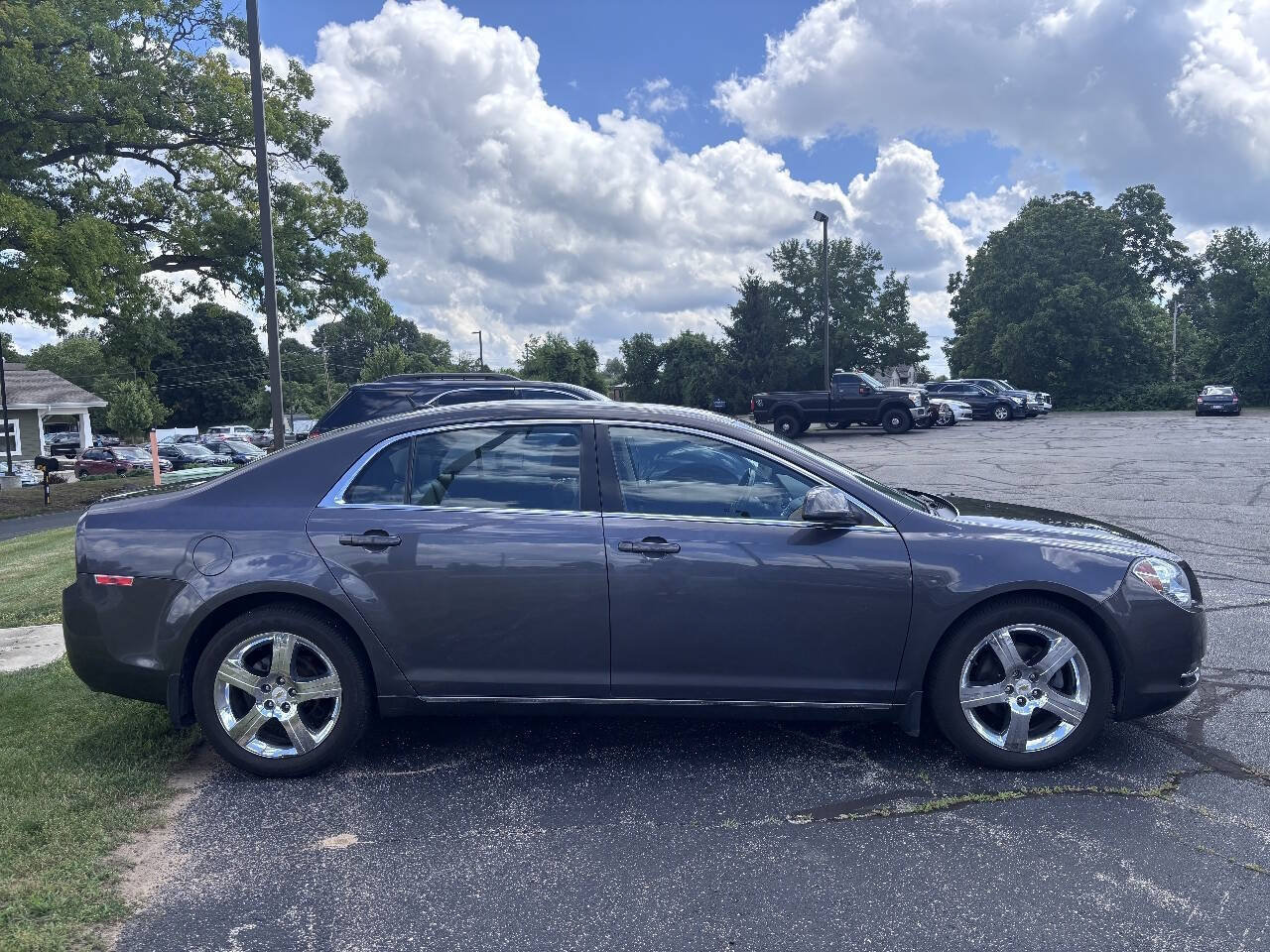 Used 2011 Chevrolet Malibu LT w/ HFV6 Engine Package FWD image 2