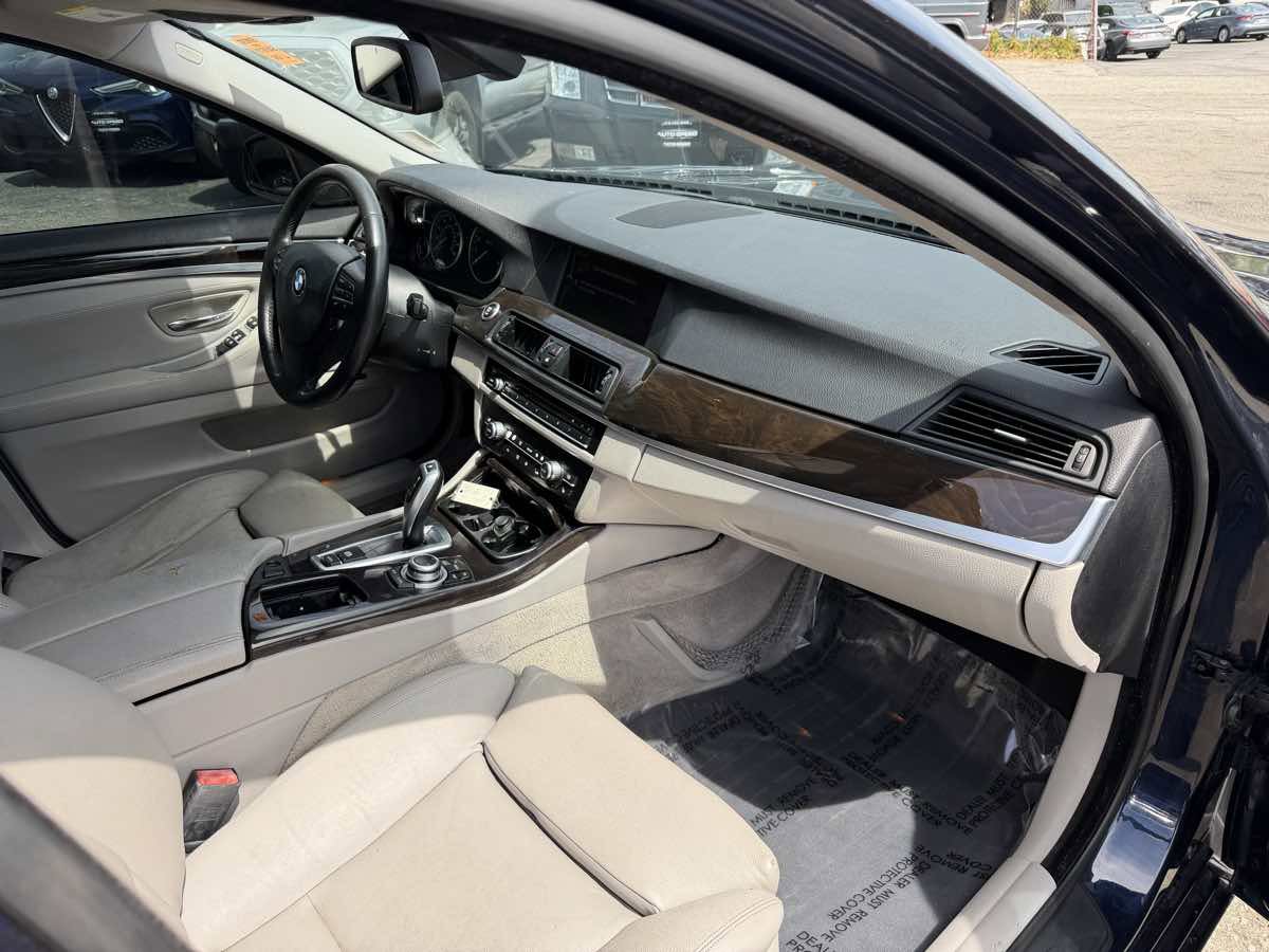 Used 2011 BMW 535i Sedan RWD image 12