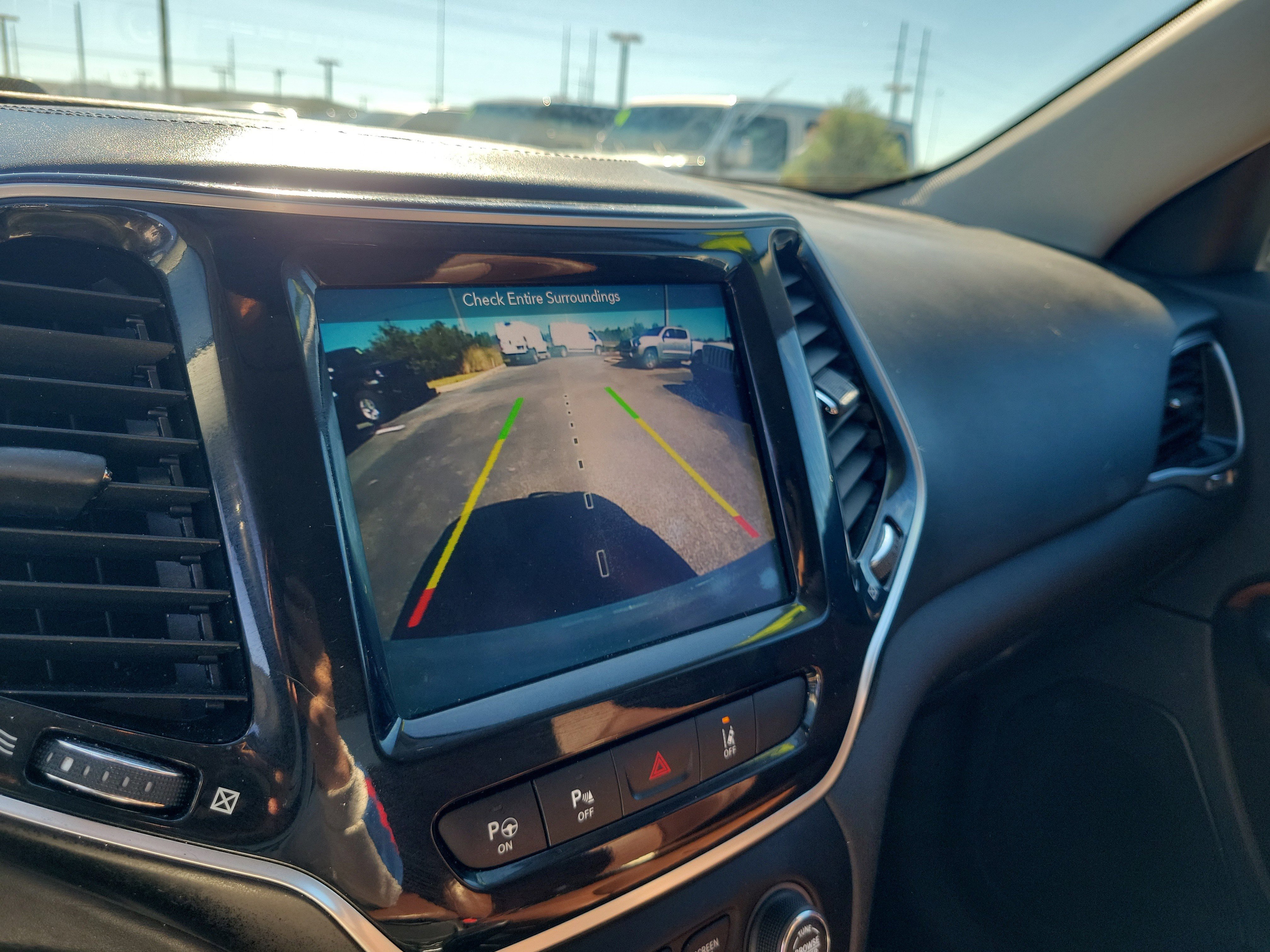 Used 2019 Jeep Cherokee Overland w/ Technology Group image 21