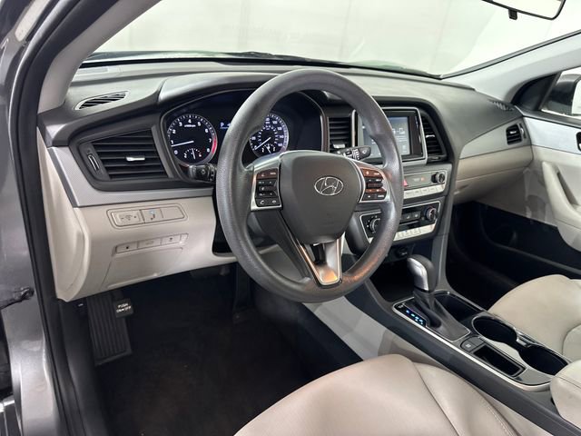 Used 2018 Hyundai Sonata SE w/ Cargo Package image 13