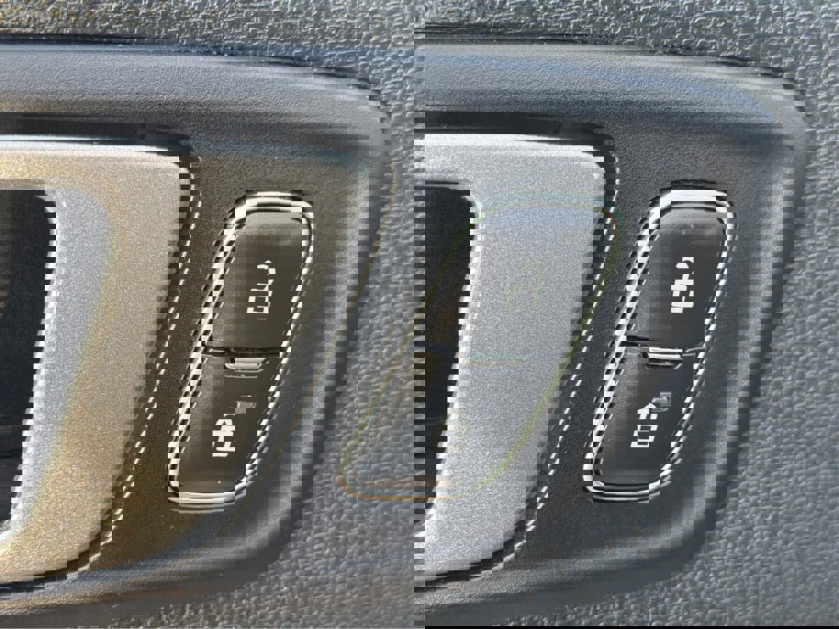 Used 2021 Ford EcoSport SE w/ SE Convenience Package image 31