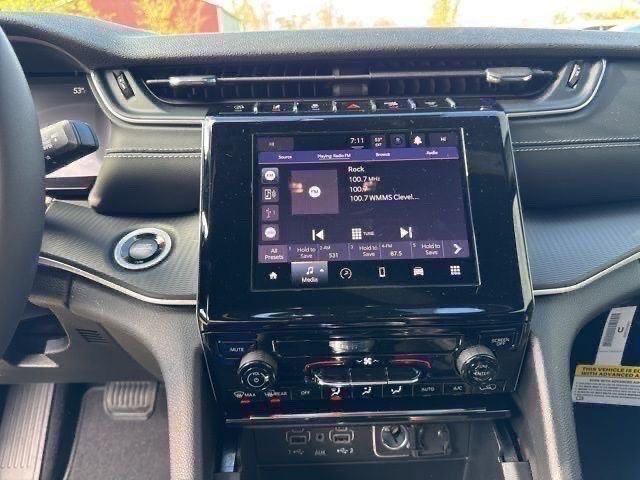 New 2025 Jeep Grand Cherokee Laredo X image 13