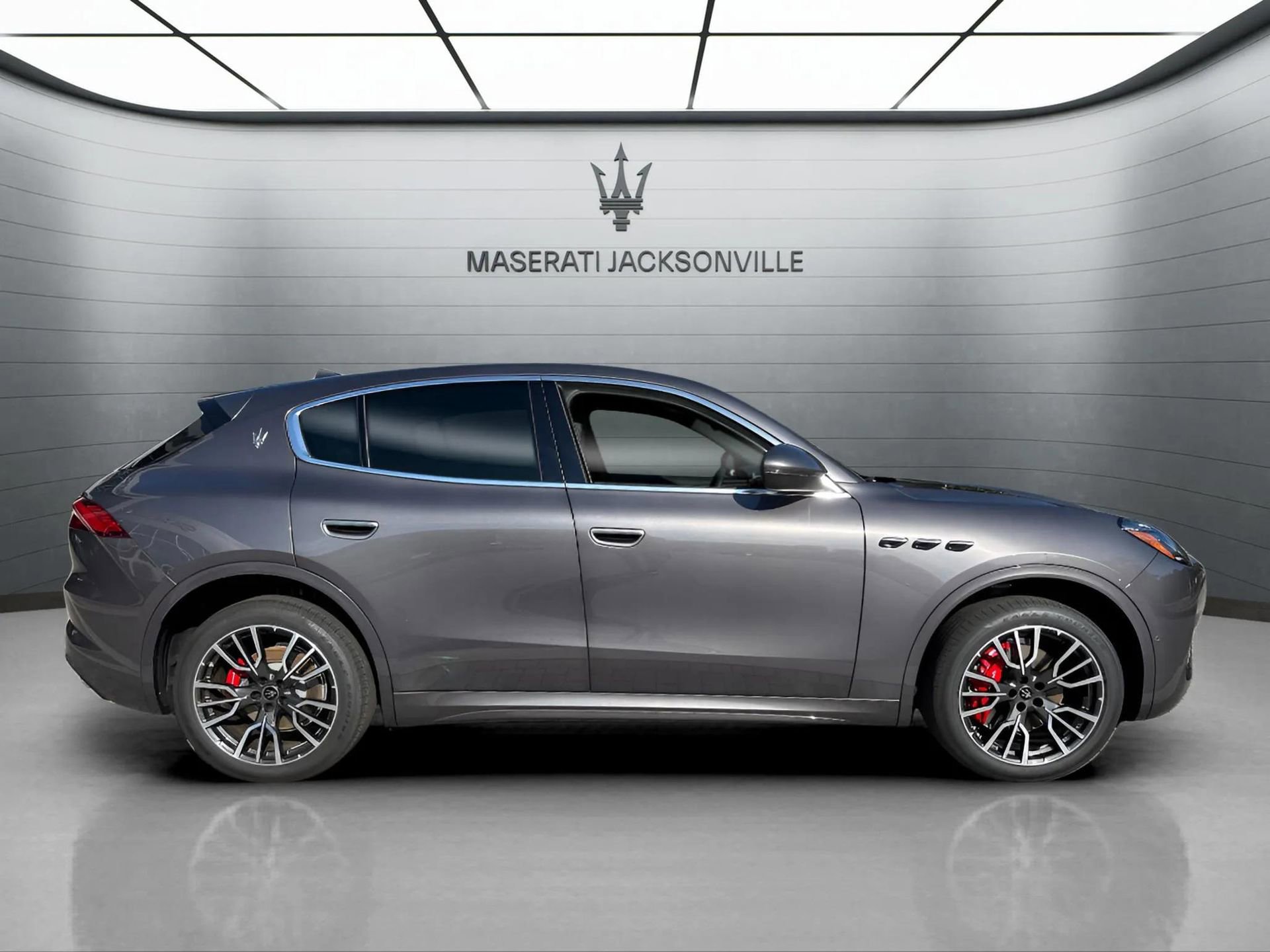 New 2025 Maserati Grecale GT image 5