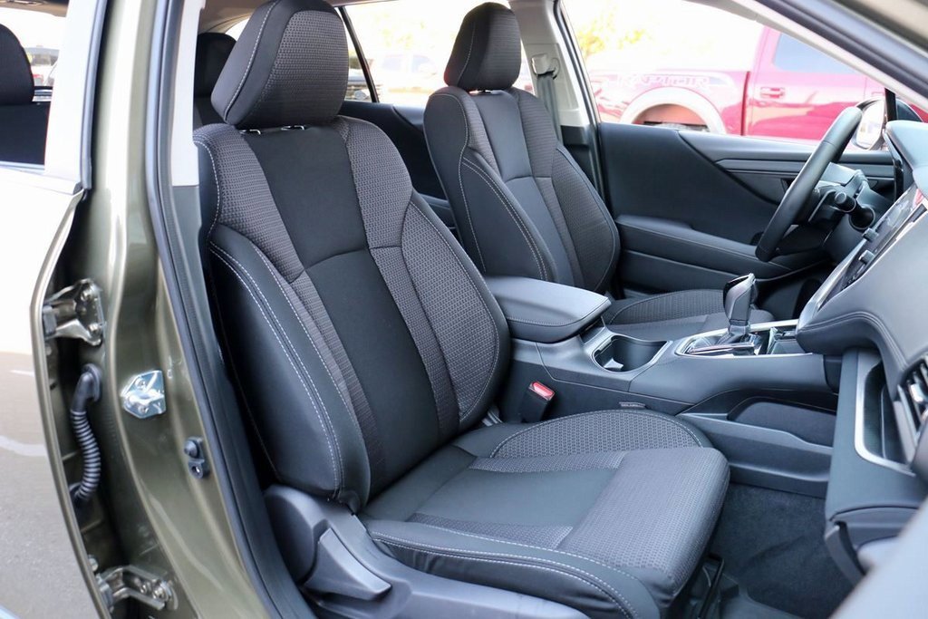 Used 2025 Subaru Outback Premium image 29