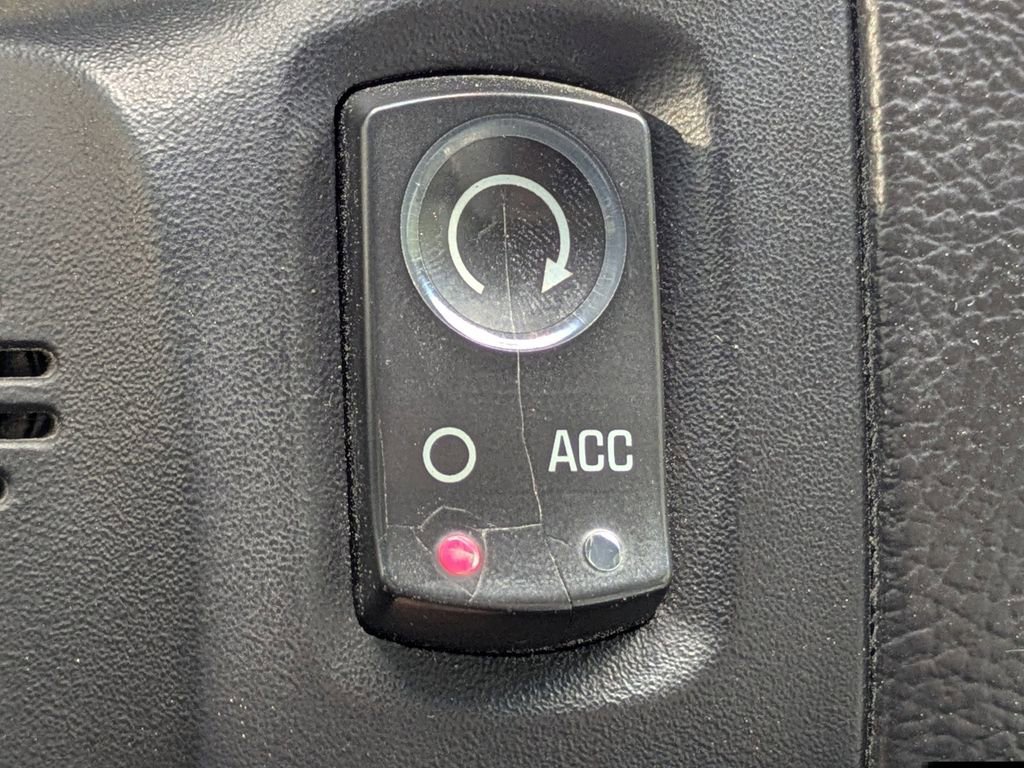 Used 2006 Chevrolet Corvette Convertible w/ Preferred Equipment Group image 27