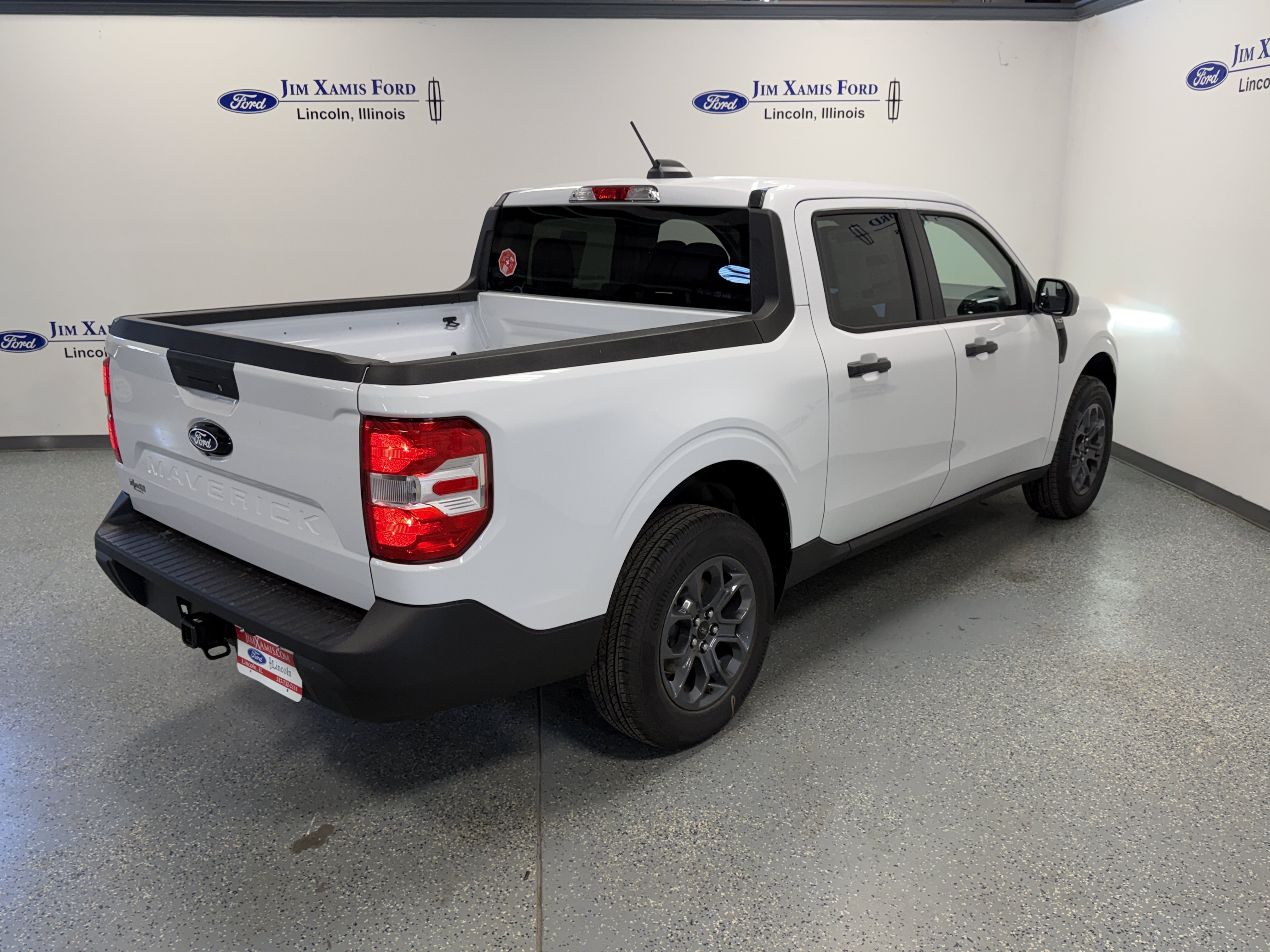 New 2026 Ford Maverick XLT w/ XLT Luxury Package FWD image 29