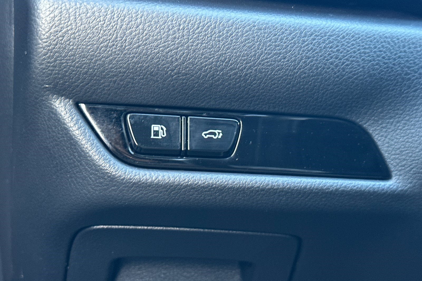 Used 2025 Lexus NX 350h AWD w/ Premium Package image 37