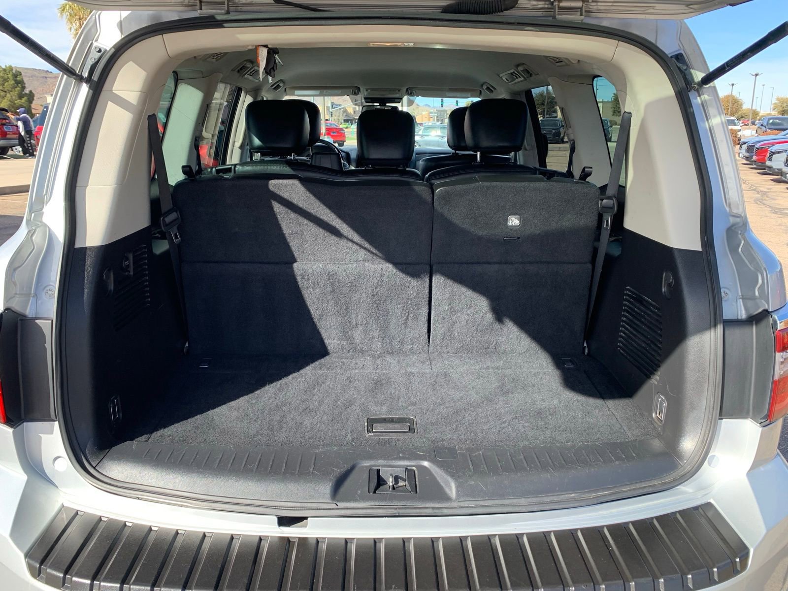 Used 2023 Nissan Armada SV image 46