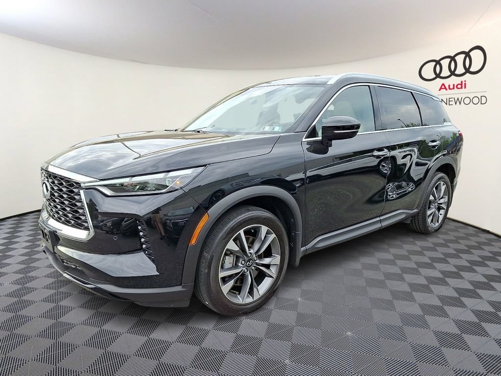 Used 2023 INFINITI QX60 Luxe w/ Performance Audio Package AWD/4WD image 3