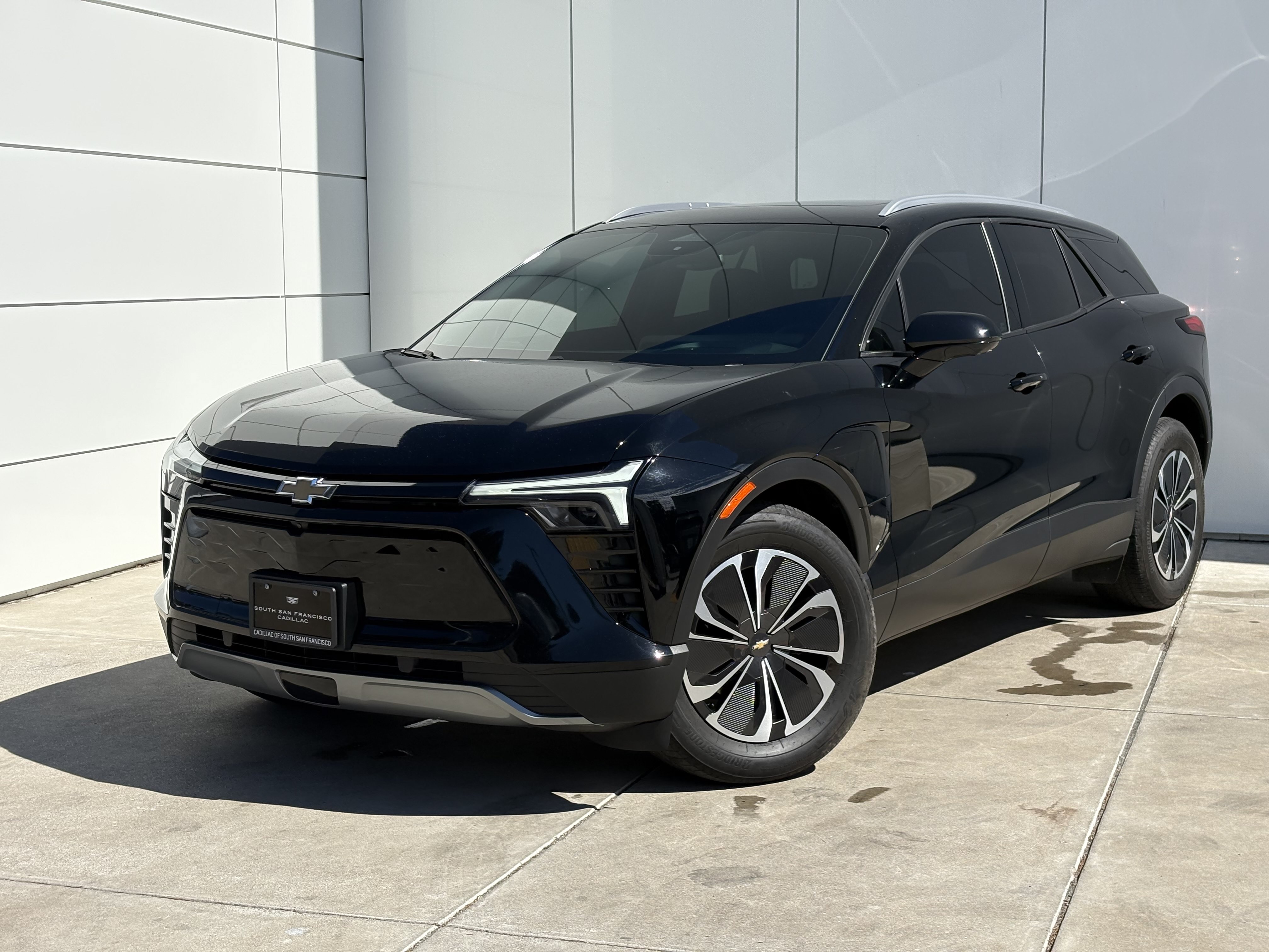 Used 2024 Chevrolet Blazer EV LT AWD/4WD image 2