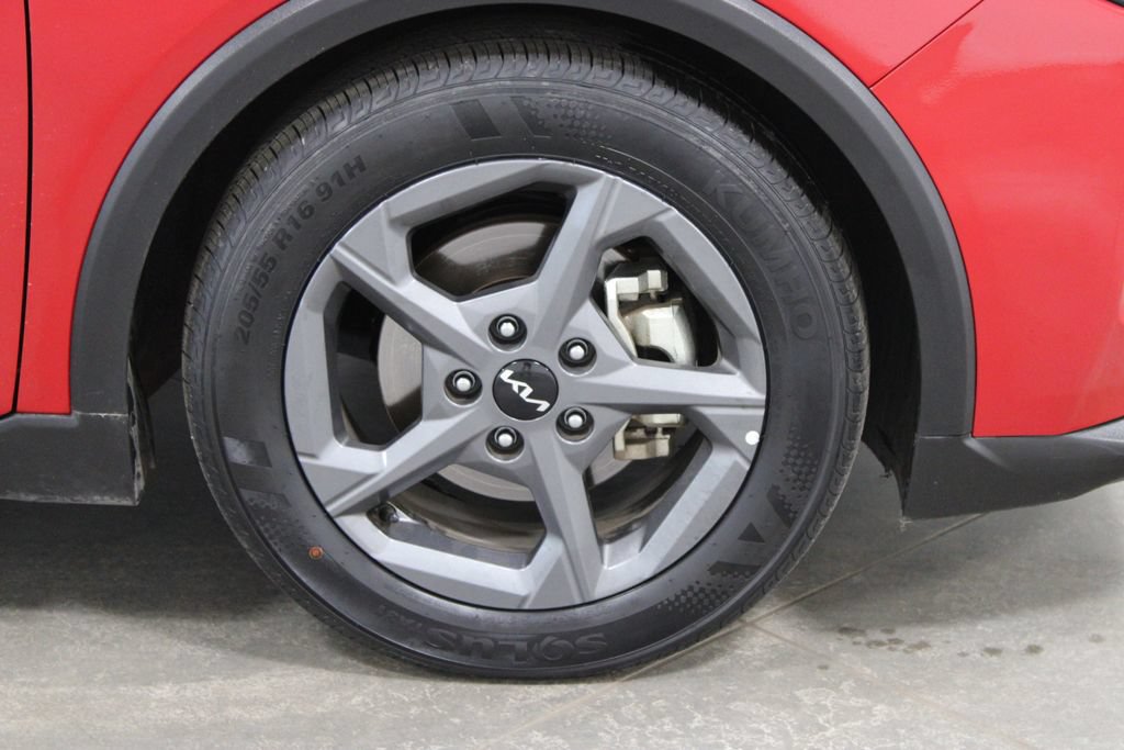 Used 2025 Kia K4 FWD image 13