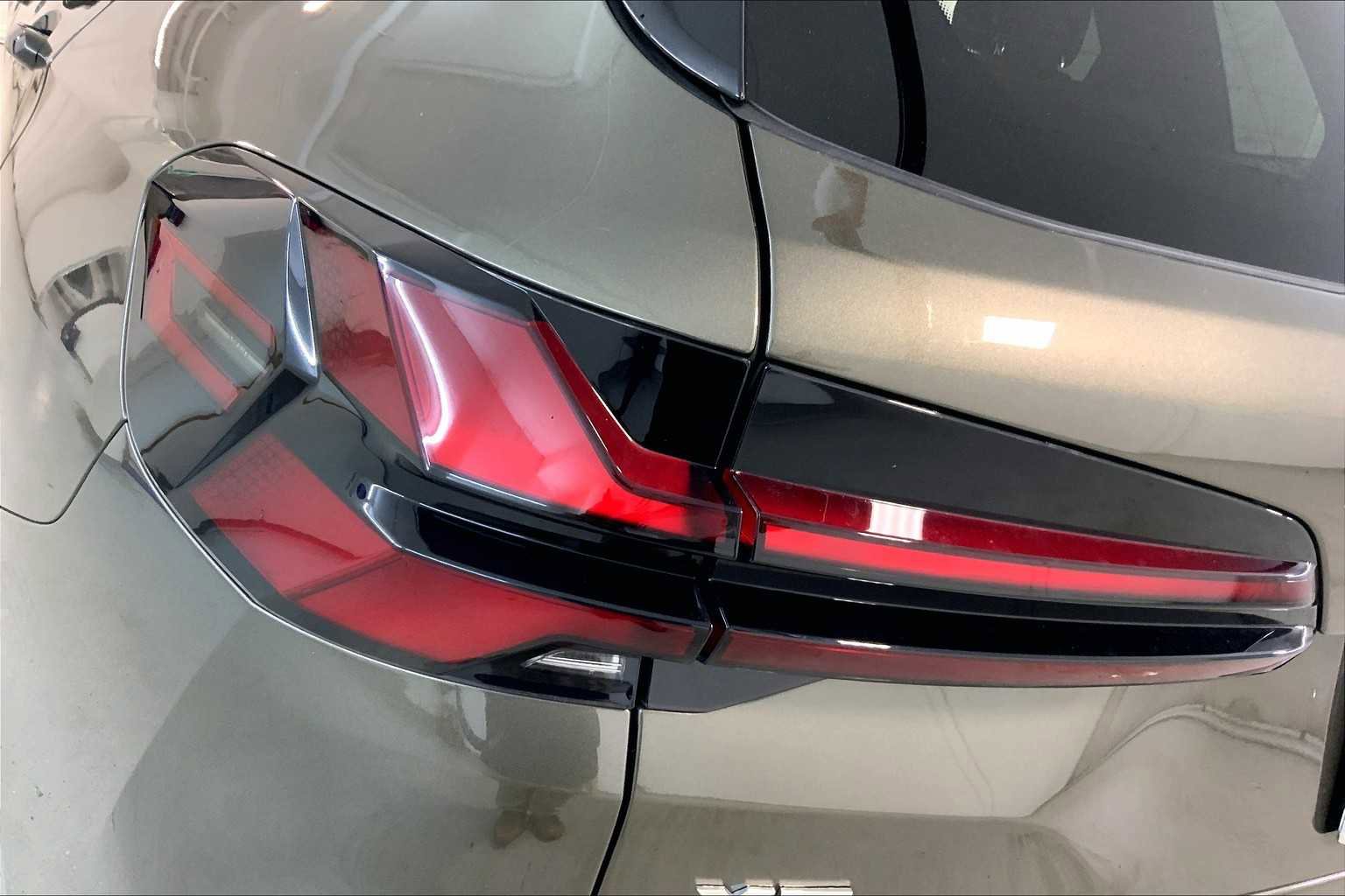 Used 2025 BMW X5 M60i image 28