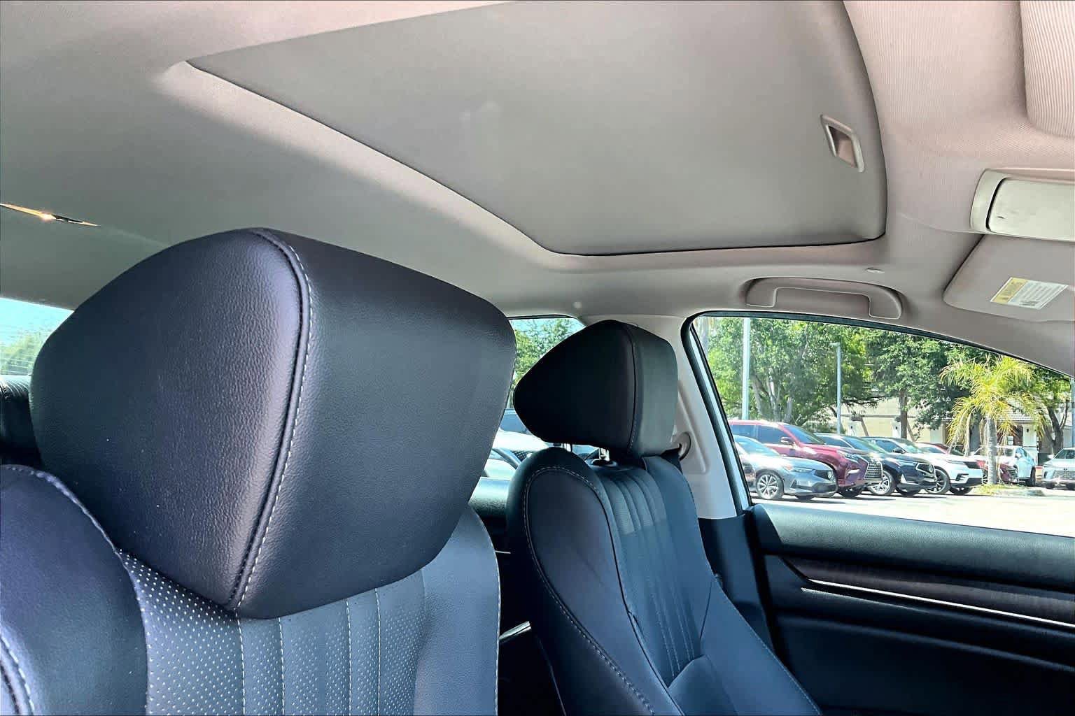 Used 2021 Honda Accord Touring image 14