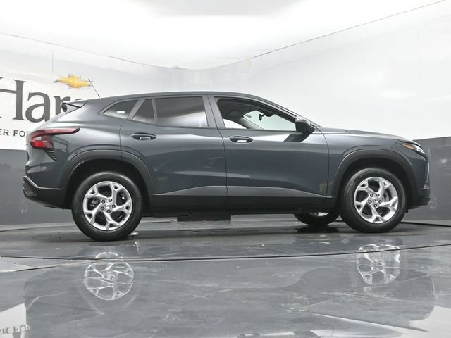 New 2026 Chevrolet Trax LS w/ LS Convenience Package FWD image 31