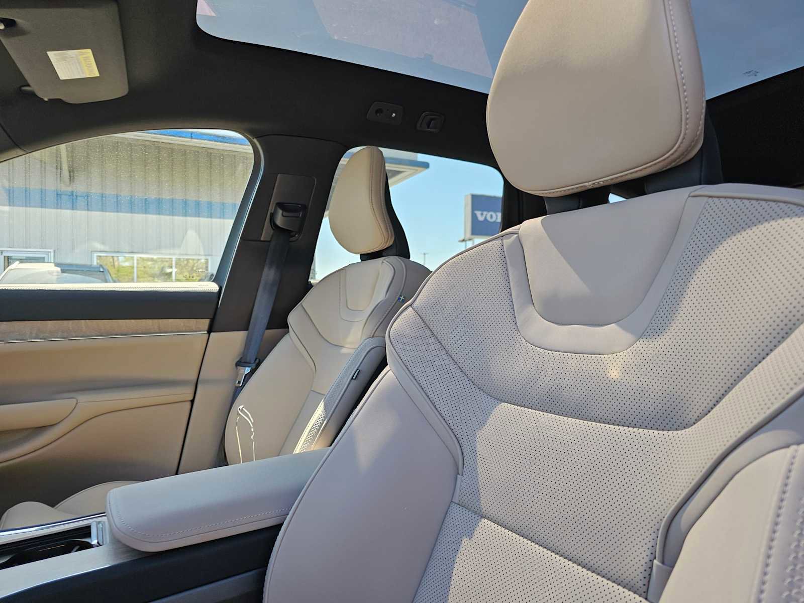 Used 2025 Volvo EX90 Ultra image 20