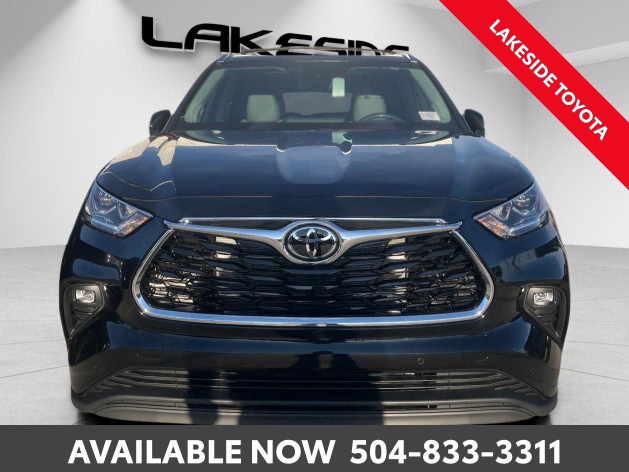 New 2026 Toyota Highlander Limited image 9