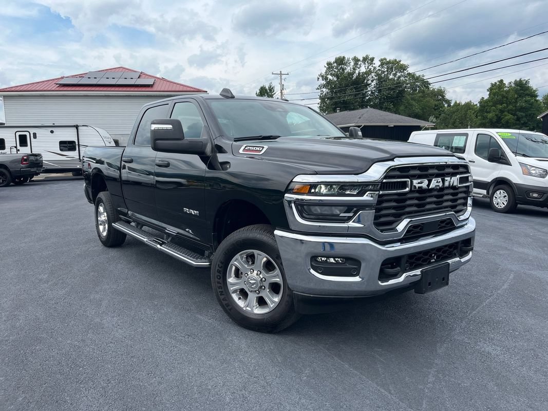 Used 2025 RAM 2500 Big Horn AWD/4WD image 1