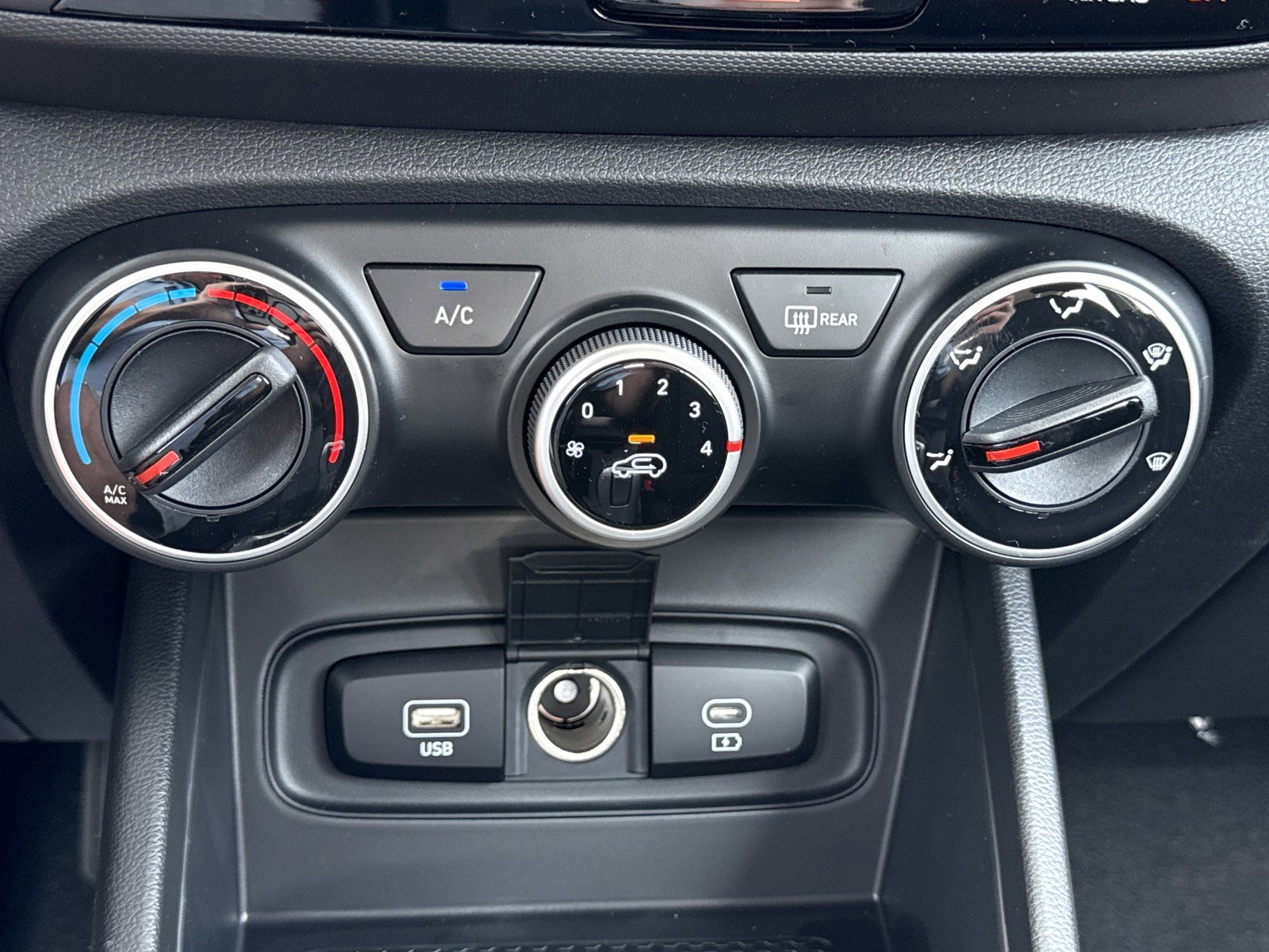 New 2026 Hyundai Venue SE image 21