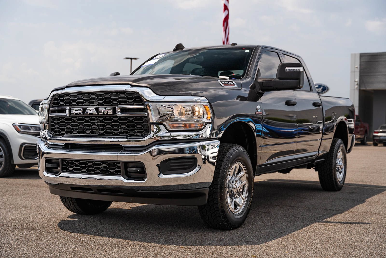 Used 2023 RAM 2500 Tradesman AWD/4WD image 3