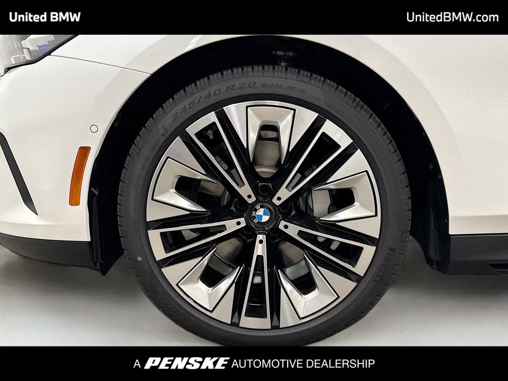 Used 2026 BMW 530i w/ Premium Package RWD image 2