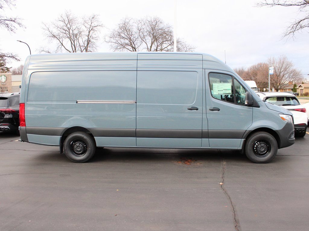 Used 2026 Mercedes-Benz Sprinter 2500 image 2
