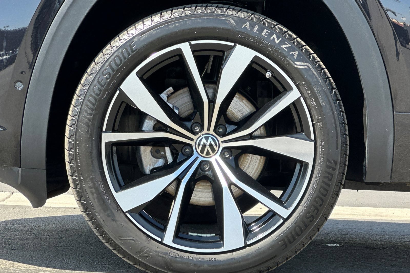 Used 2024 Volkswagen Atlas SEL Premium R-Line AWD/4WD image 27