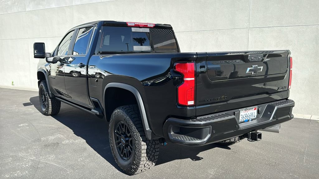 Used 2026 Chevrolet Silverado 2500 ZR2 w/ LPO, Dark Essentials Package image 4