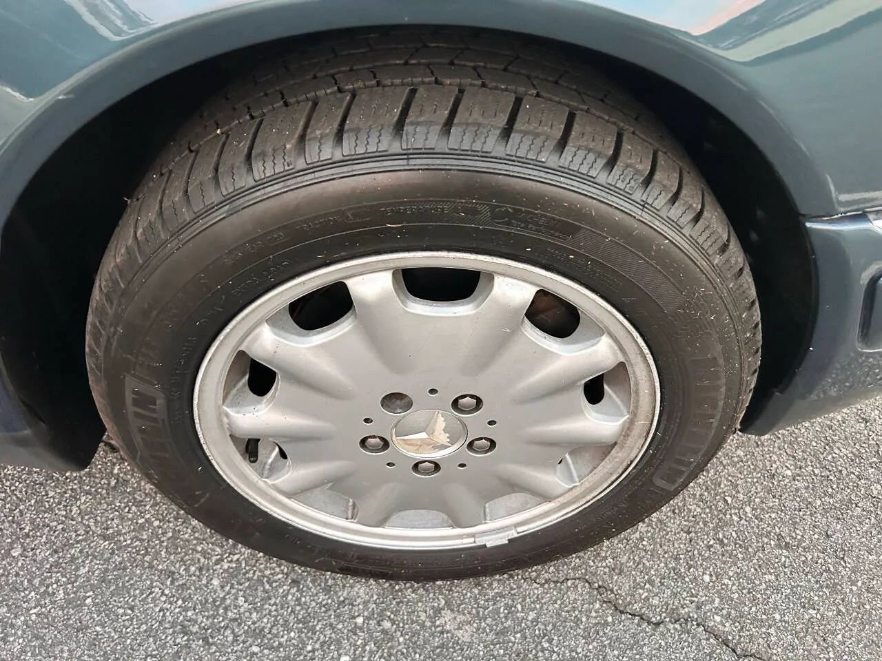 Used 1999 Mercedes-Benz E 320 4MATIC Wagon image 32