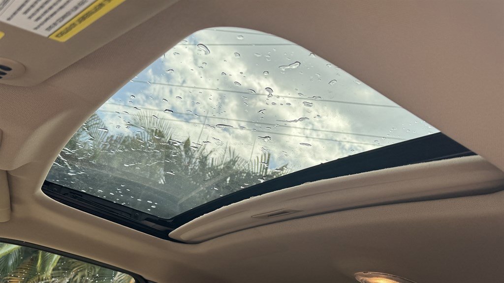 Used 2014 Ford F150 Lariat w/ Equipment Group 502A Luxury image 11