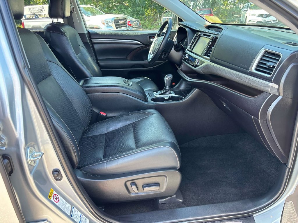 Used 2019 Toyota Highlander Limited AWD/4WD image 17
