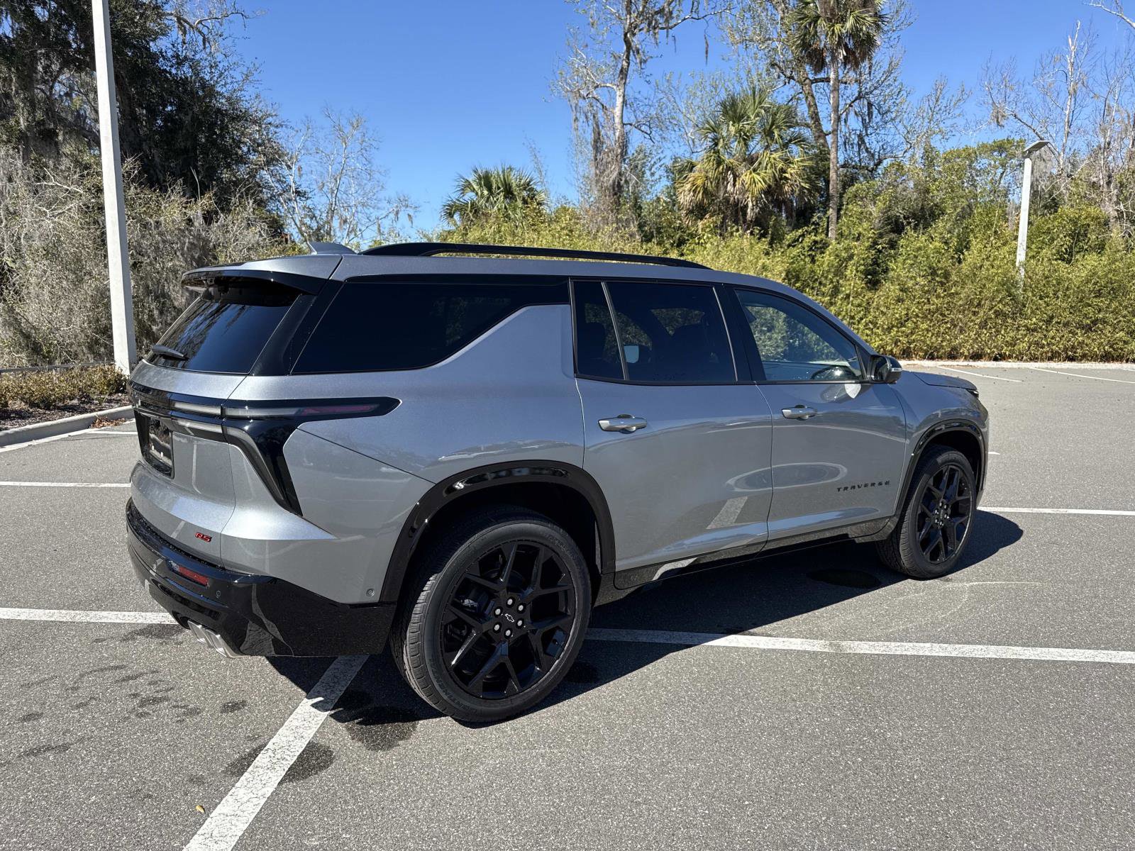 New 2026 Chevrolet Traverse RS FWD image 3