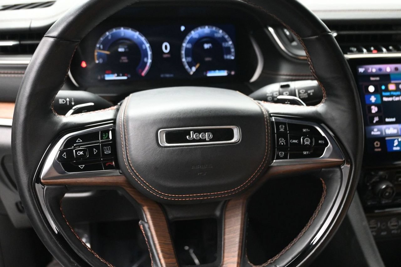Used 2023 Jeep Grand Cherokee L Summit RWD image 10