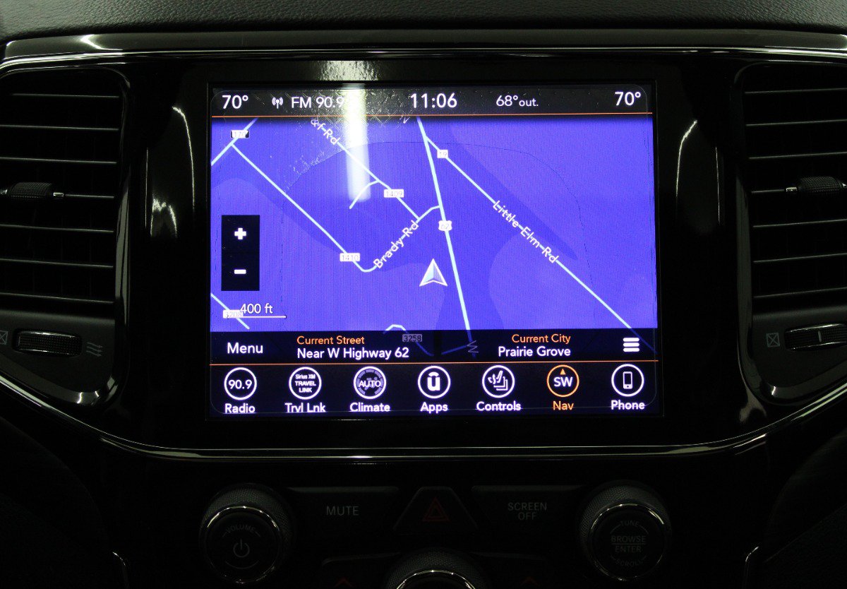 Used 2019 Jeep Grand Cherokee Altitude AWD/4WD image 23
