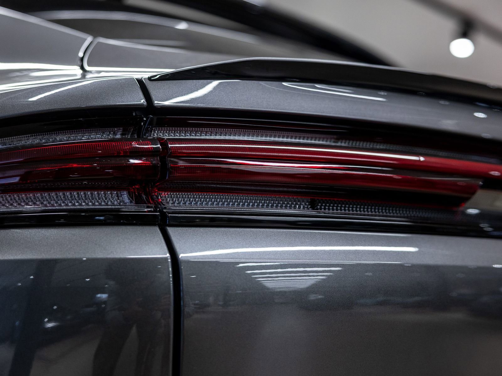Certified 2025 Porsche Cayenne Coupe AWD/4WD image 21
