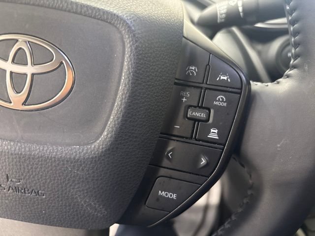 Used 2025 Toyota Prius LE FWD image 28