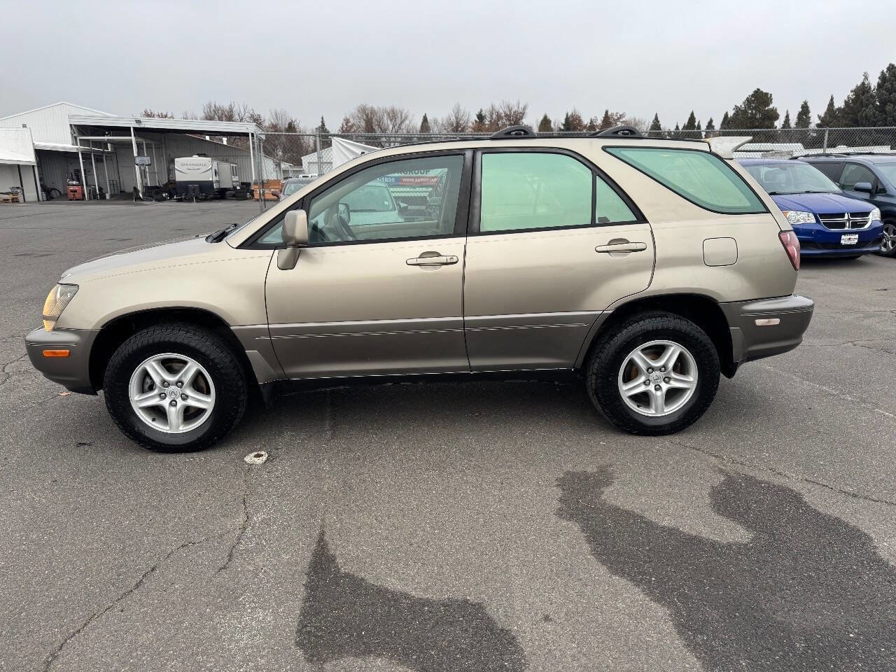 Used 2000 Lexus RX 300 Base AWD 4dr SUV image 2
