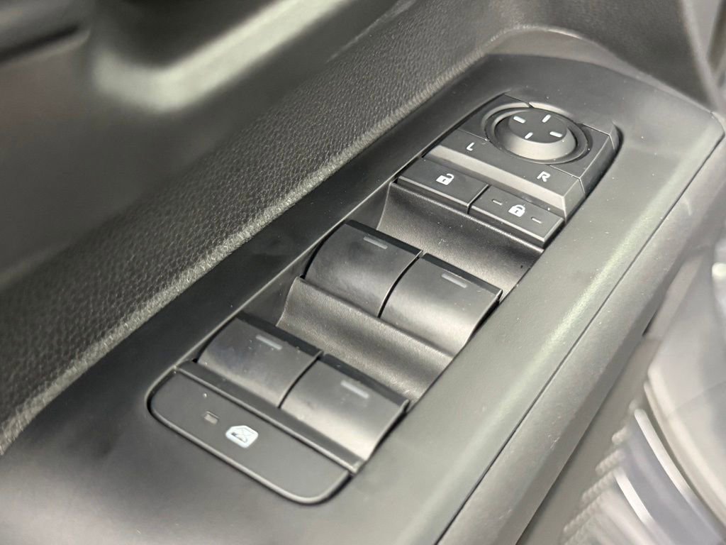 Used 2025 Toyota Tacoma SR5 AWD/4WD image 20