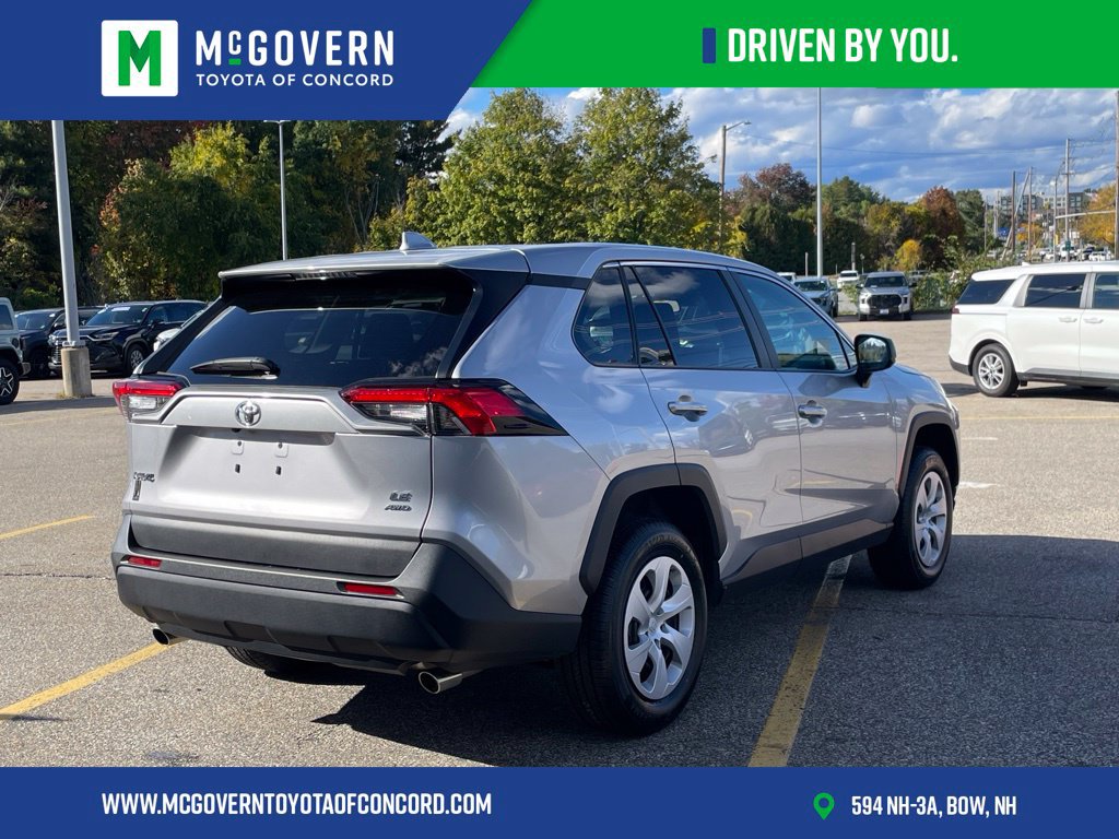 Used 2023 Toyota RAV4 LE AWD/4WD image 5