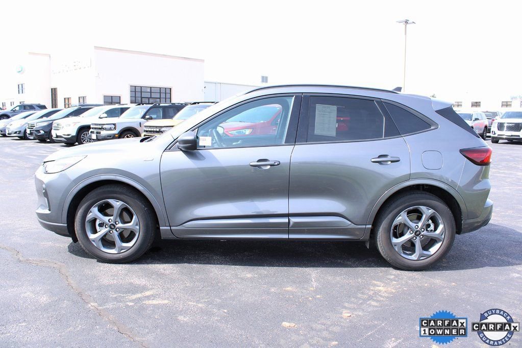 Used 2024 Ford Escape ST-Line w/ Cold Weather Package image 4