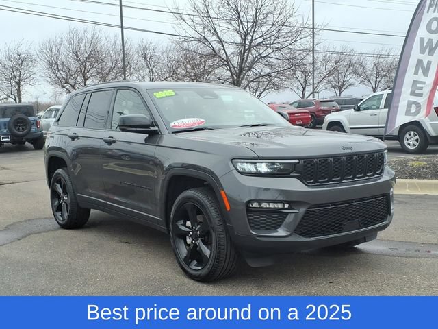 Used 2025 Jeep Grand Cherokee Limited w/ Black Appearance Package RWD image 3