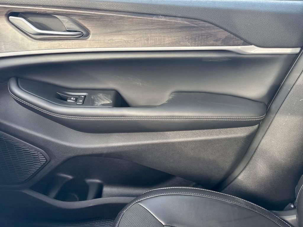 New 2026 Jeep Grand Cherokee Altitude image 27