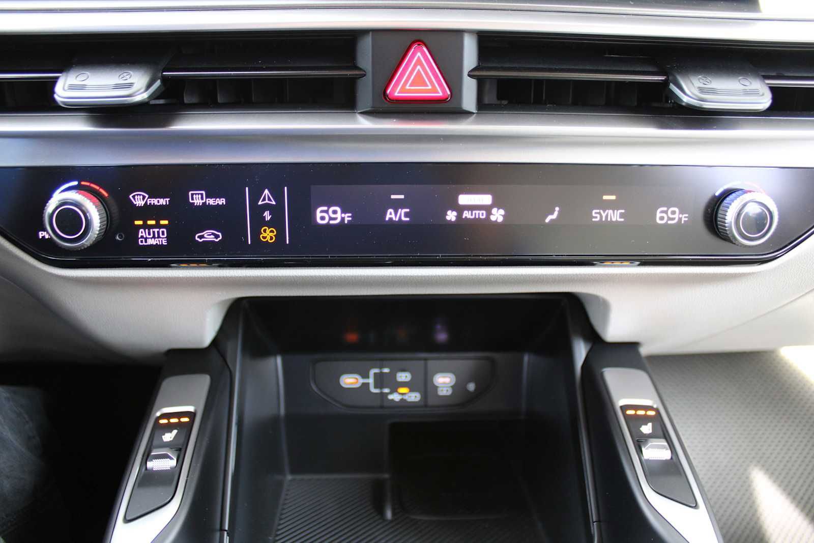 New 2026 Kia Sorento S w/ S Panoramic Sunroof Package FWD image 37