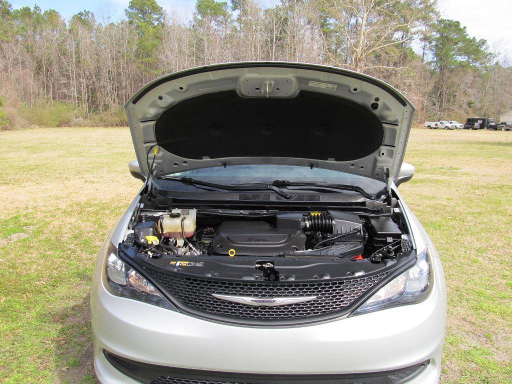 Used 2023 Chrysler Voyager LX image 51