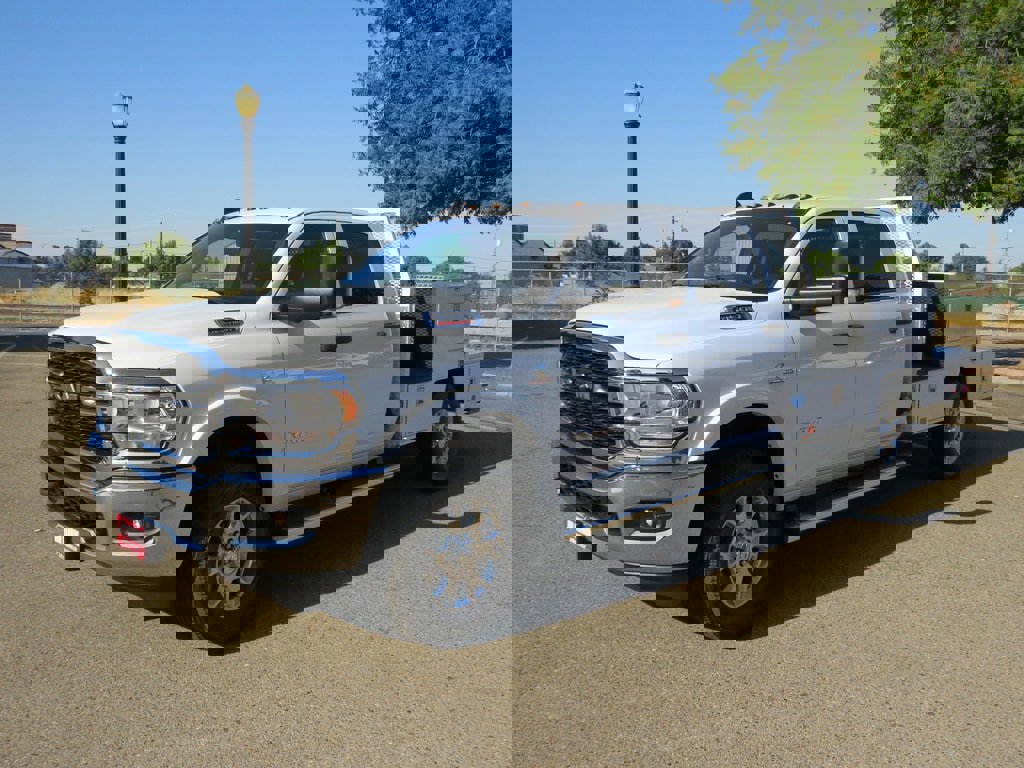 New 2022 RAM 3500 Tradesman w/ Chrome Appearance Group image 8