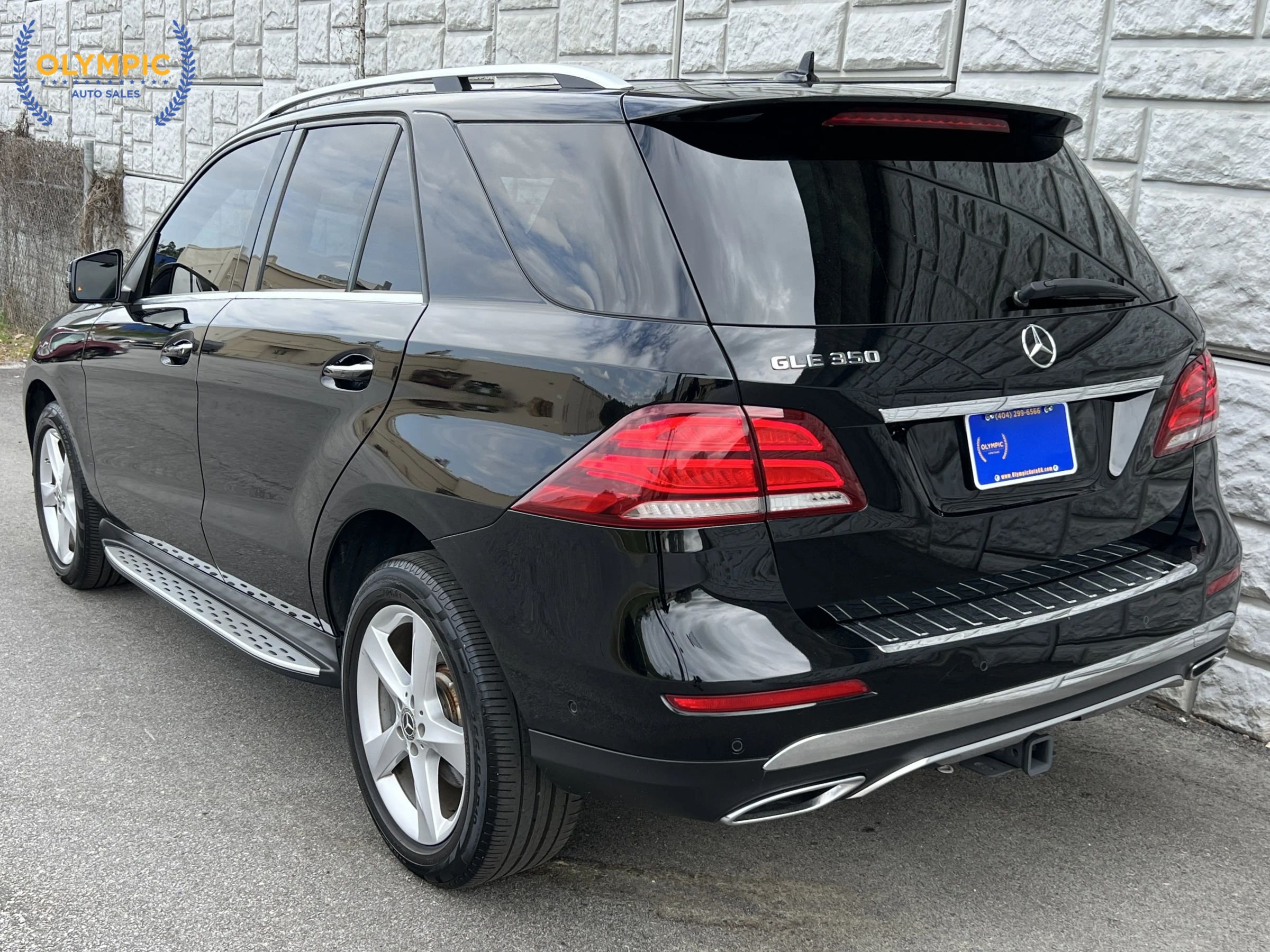 Used 2017 Mercedes-Benz GLE 350 w/ Premium 1 Package image 4
