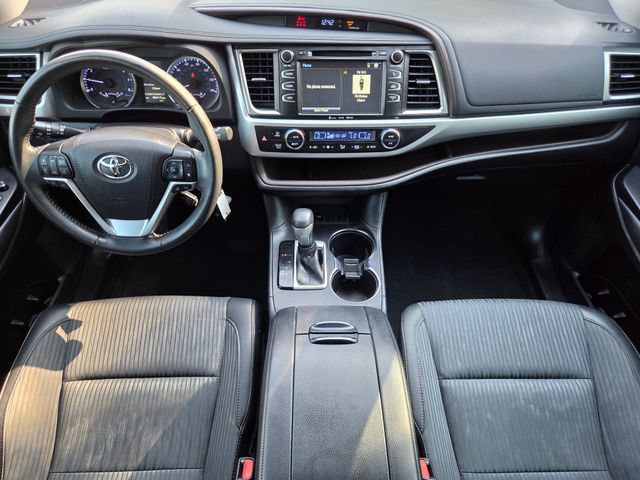 Used 2019 Toyota Highlander Plus FWD image 22