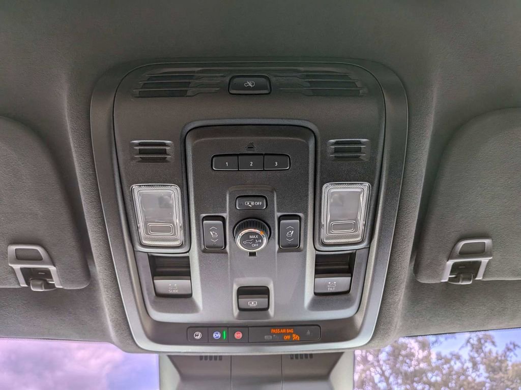 Used 2024 Cadillac Escalade Sport Platinum w/ LPO, ONYX Package AWD/4WD image 28