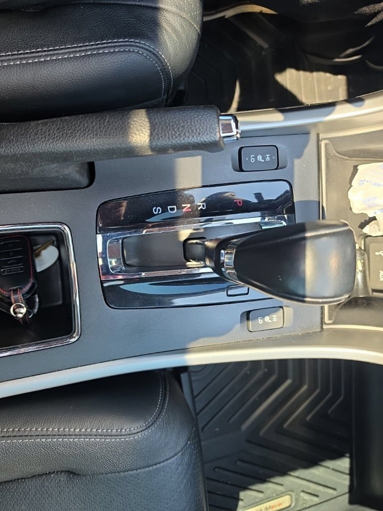Used 2015 Honda Accord Touring image 20