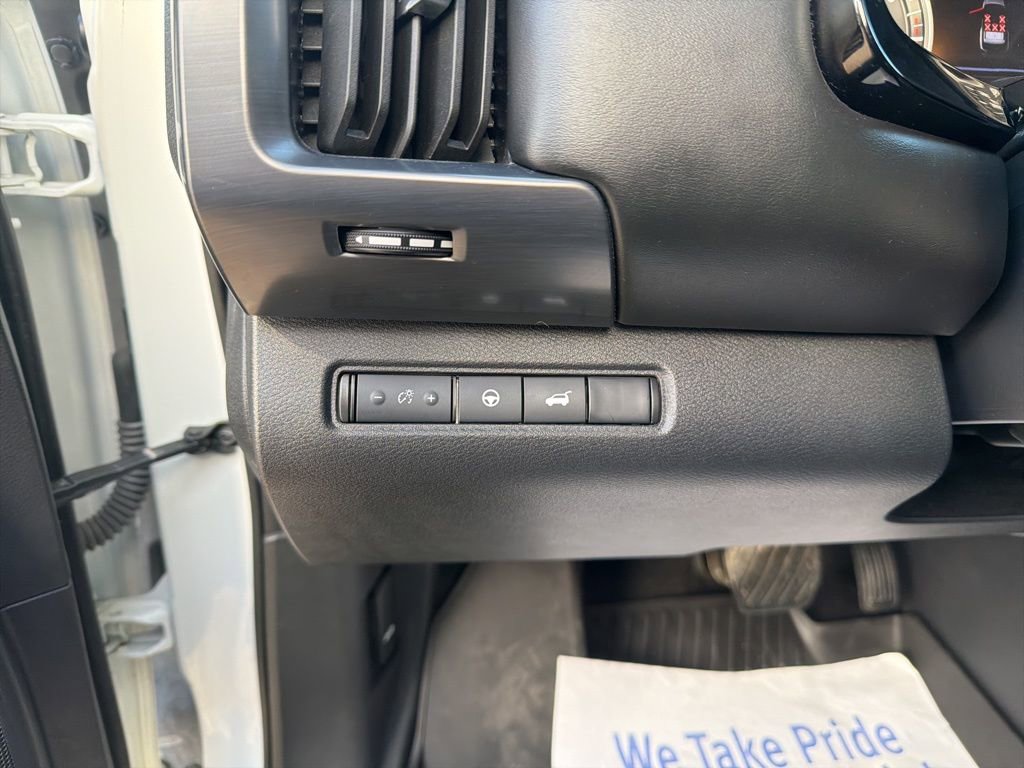 Used 2023 Nissan Pathfinder SL w/ SL Premium Package image 18